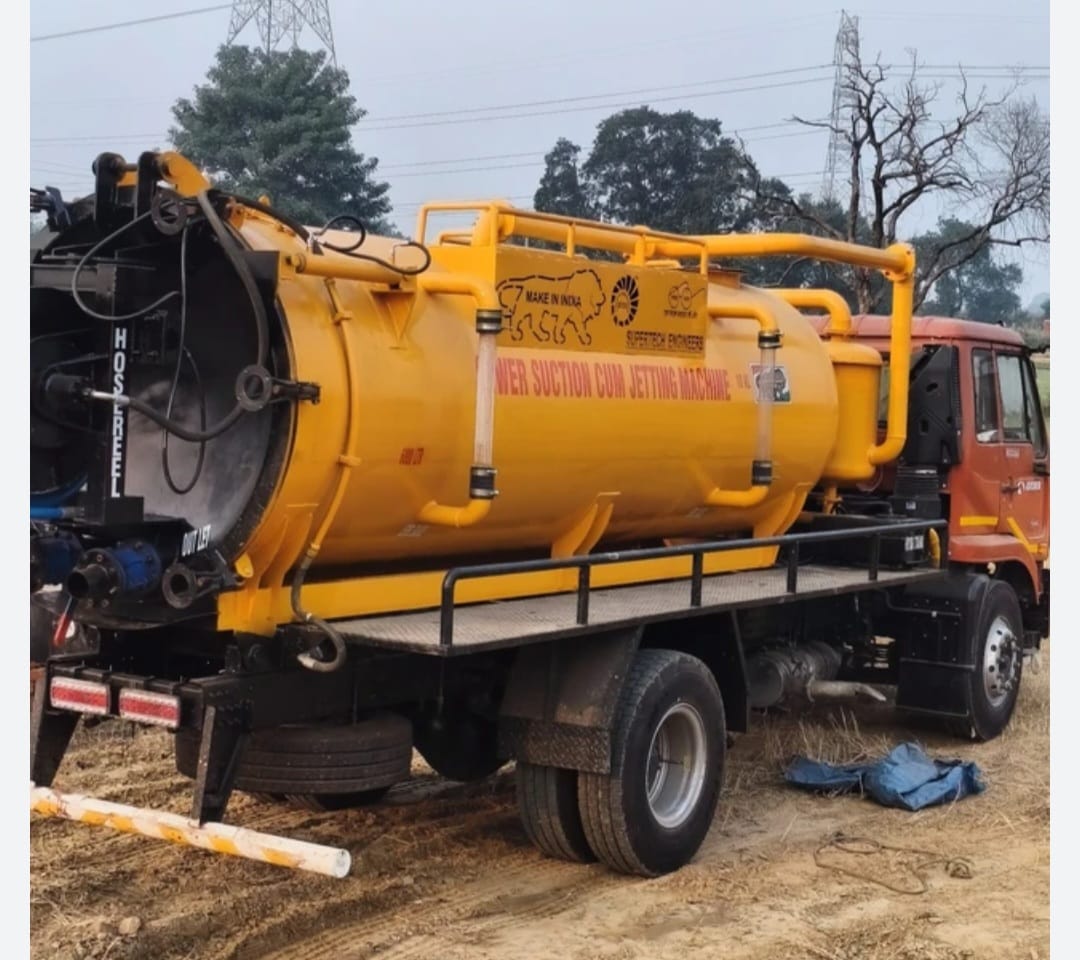 Super sucker cum jetting machine